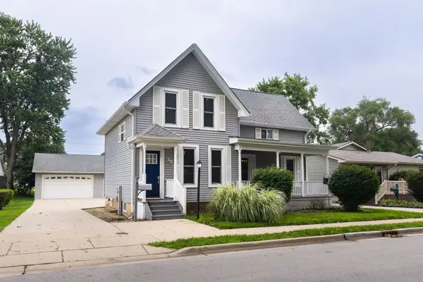 38 N Green Street, Carpentersville, IL 60110