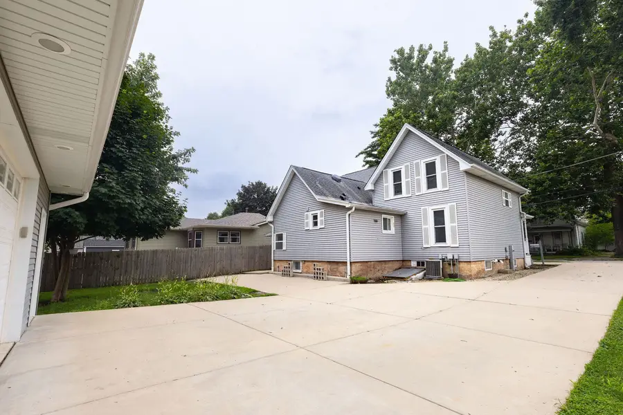38 N Green Street, Carpentersville, IL 60110 - #2