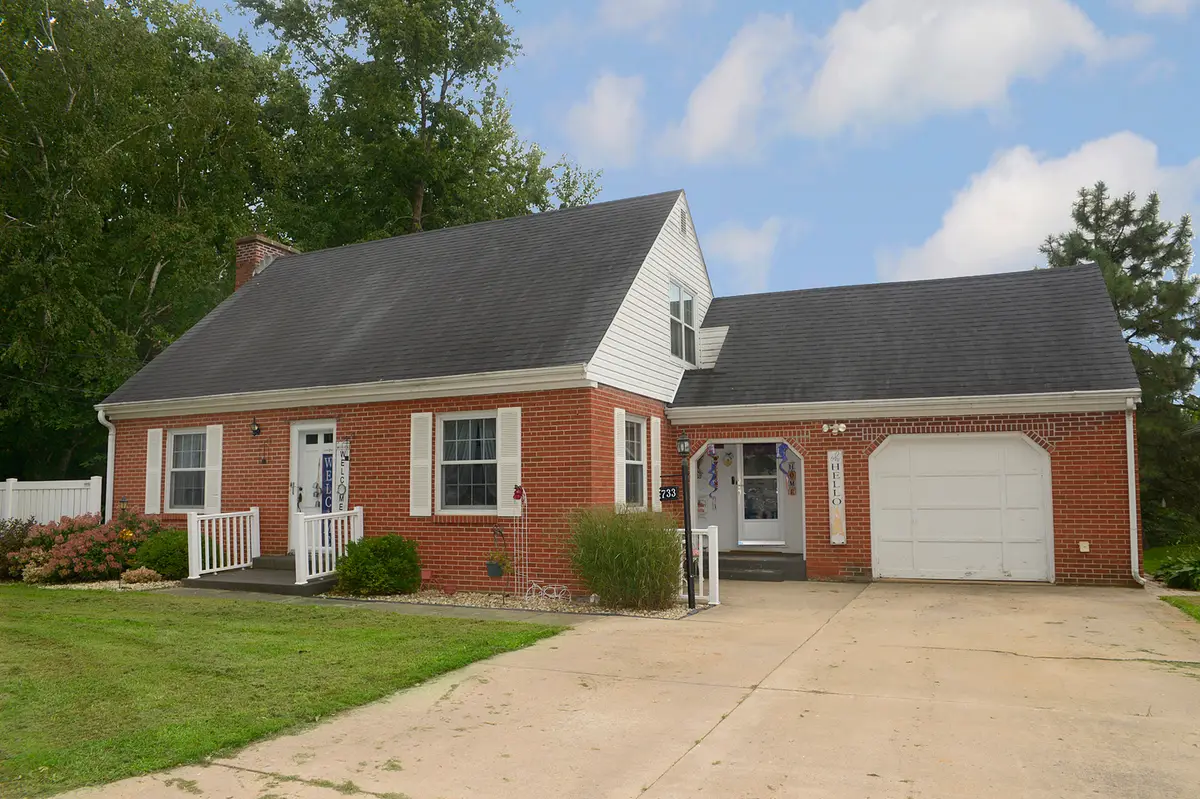 733 E Main Street, Ottawa, IL 61350 - #1