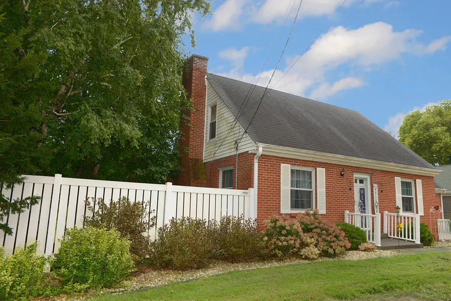 733 E Main Street, Ottawa, IL 61350 - #2