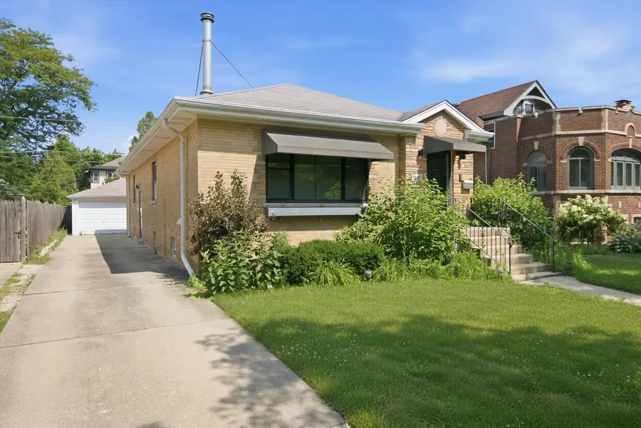 940 N Oak Park Avenue, Oak Park, IL 60302 - #2