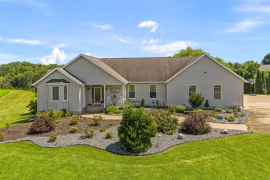 701 Sarah Lane, Clinton, IA 52732 - #3