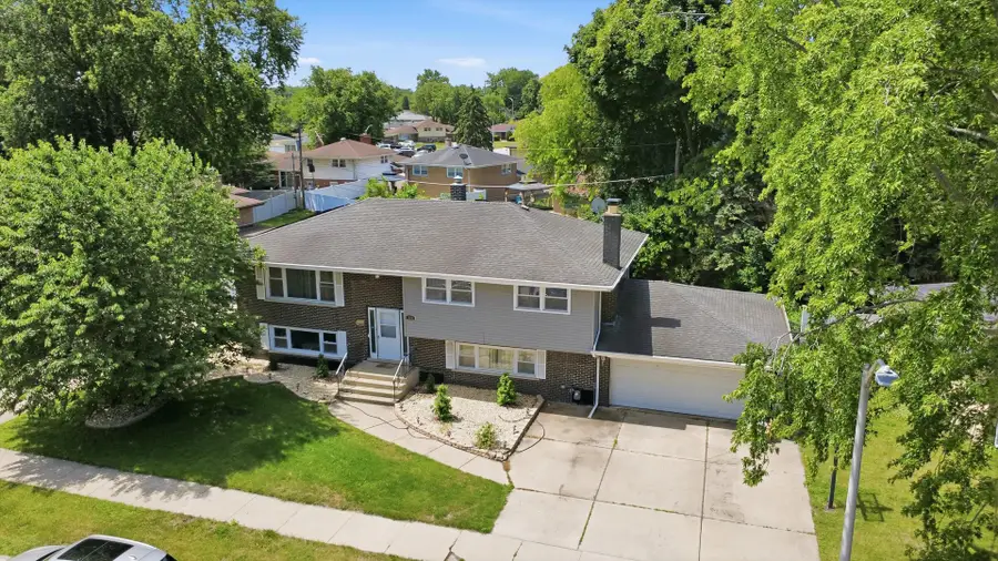 935 E 169th Street, South Holland, IL 60473 - #2