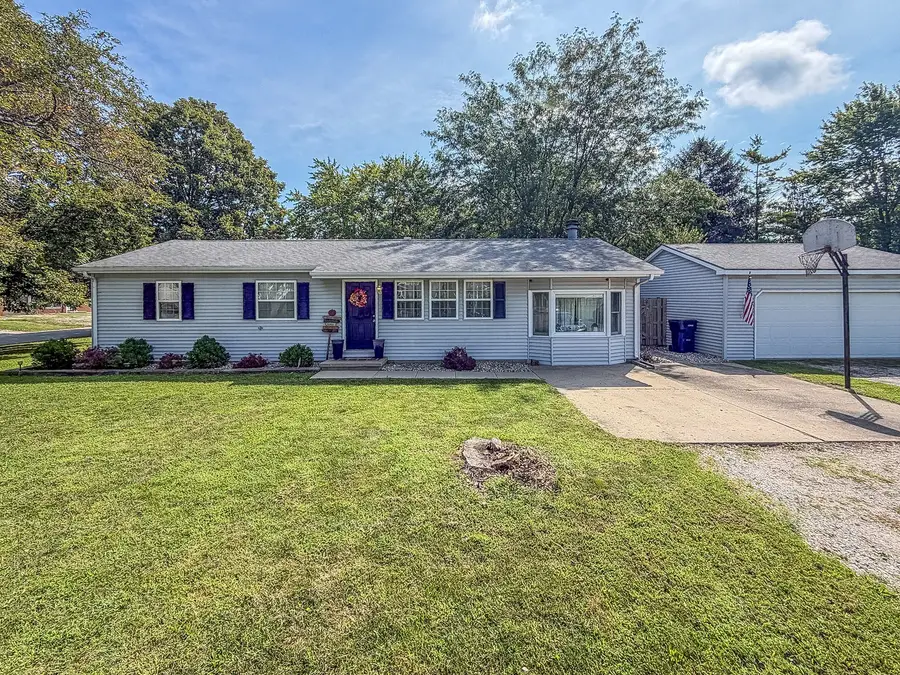 810 N 4th Street, Saint Joseph, IL 61873 - #2
