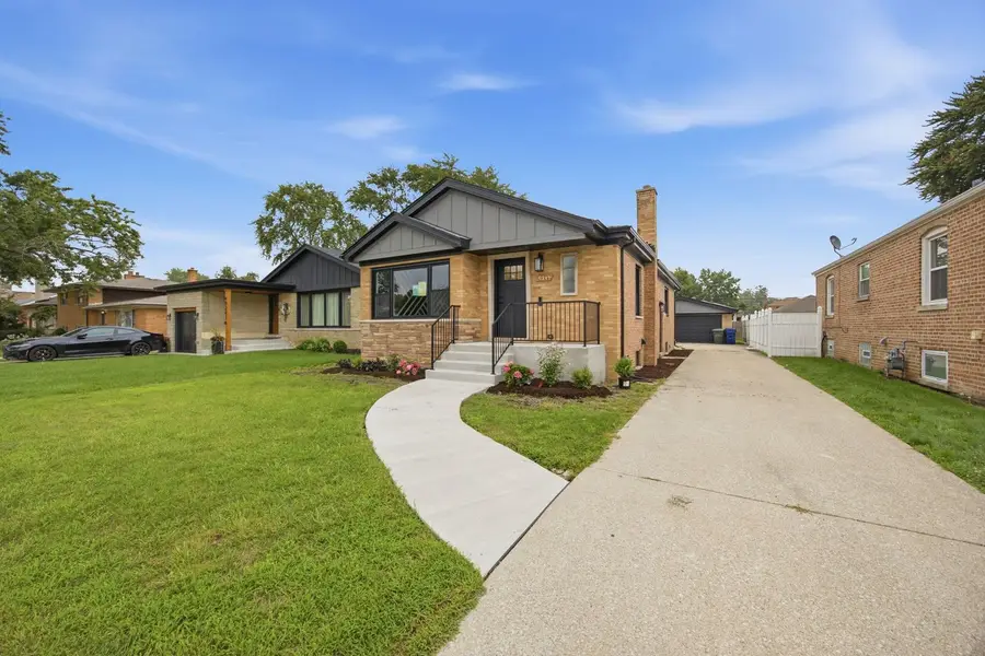 9243 S Francisco Avenue, Evergreen Park, IL 60805 - #2
