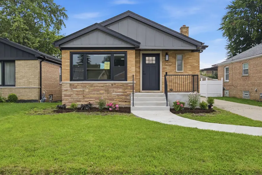 9243 S Francisco Avenue, Evergreen Park, IL 60805 - #3
