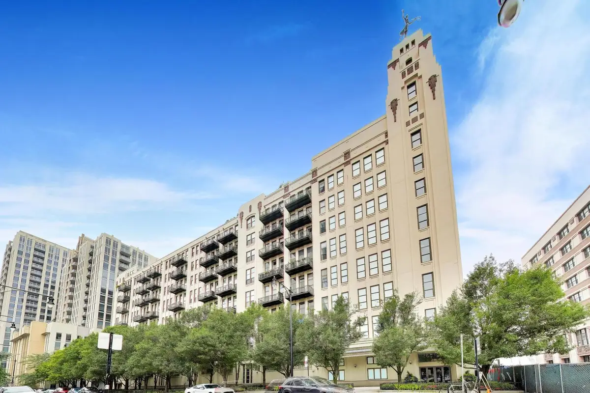 758 N Larrabee Street #630, Chicago, IL 60654 - #1