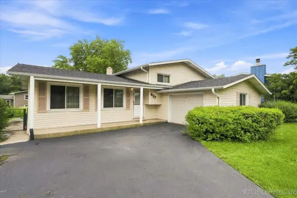 627 Maple Avenue, Lisle, IL 60532