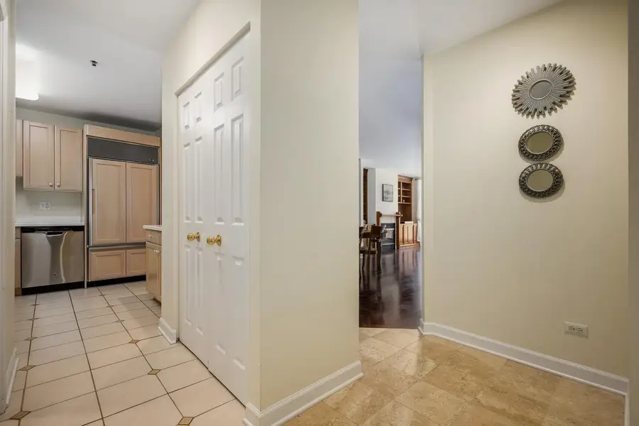 1107 Greenleaf Avenue #3G, Wilmette, IL 60091 - #3