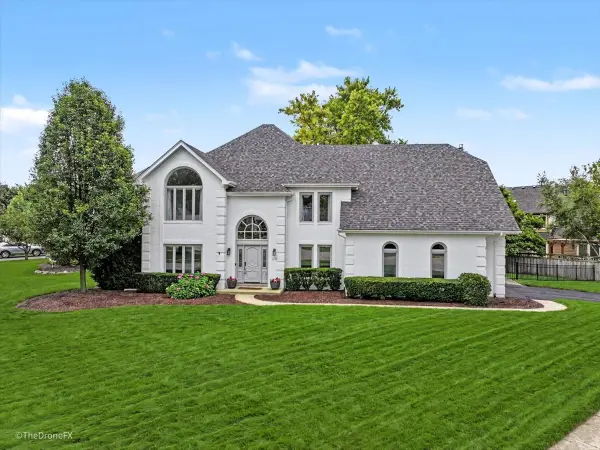 1772 Challenger Court, Wheaton, IL 60189