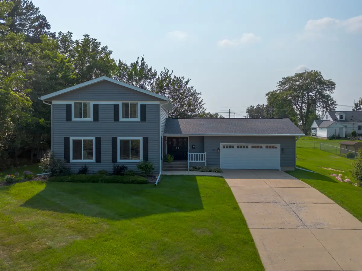 1122 S Benson Boulevard, Freeport, IL 61032 - #1
