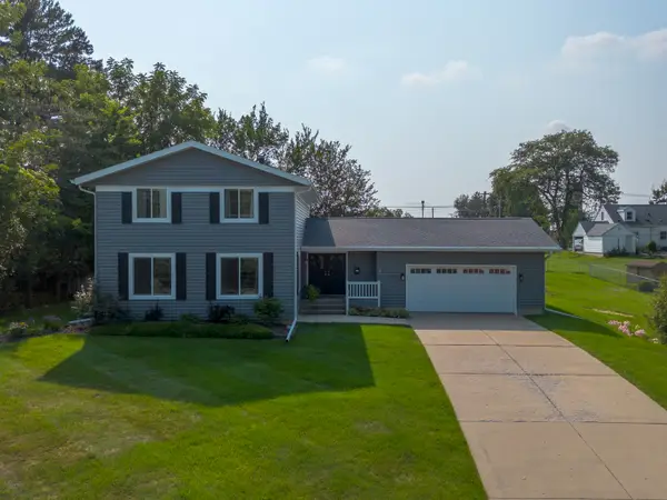 1122 S Benson Boulevard, Freeport, IL 61032