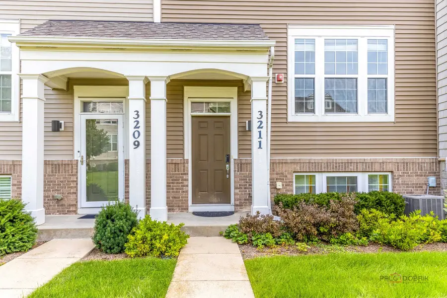 3211 Coral Lane, Glenview, IL 60026 - #3