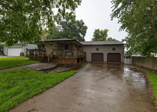 920 9th Avenue, Camanche, IA 52730
