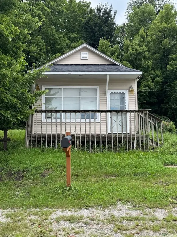 202 E 22nd Avenue A Avenue, Coal Valley, IL 61240