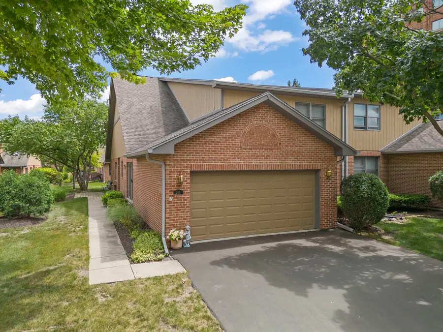 207 Ashley Way, Bloomingdale, IL 60108 - #2