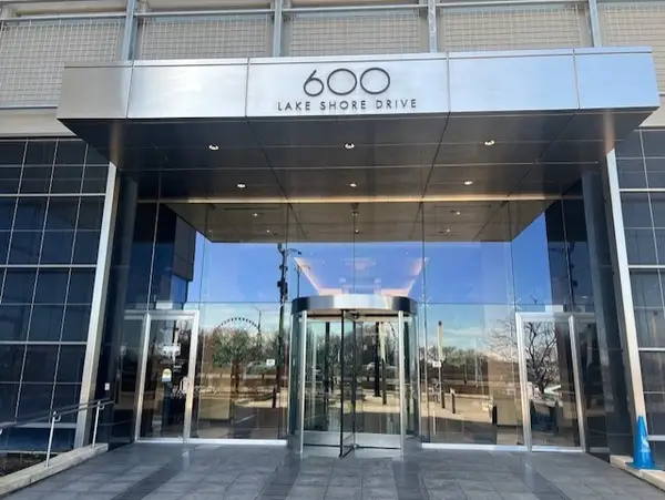 600 N Lake Shore Drive #914, Chicago, IL 60611
