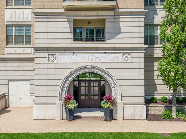 50 N Plum Grove Road #202E, Palatine, IL 60067