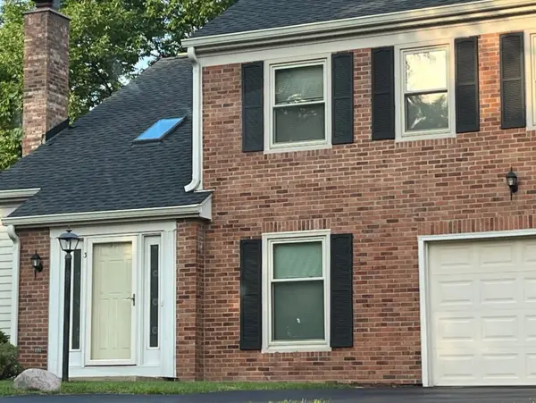 3 Bright Ridge Drive #3, Schaumburg, IL 60194