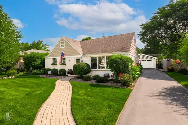 605 Banbury Court, Roselle, IL 60172