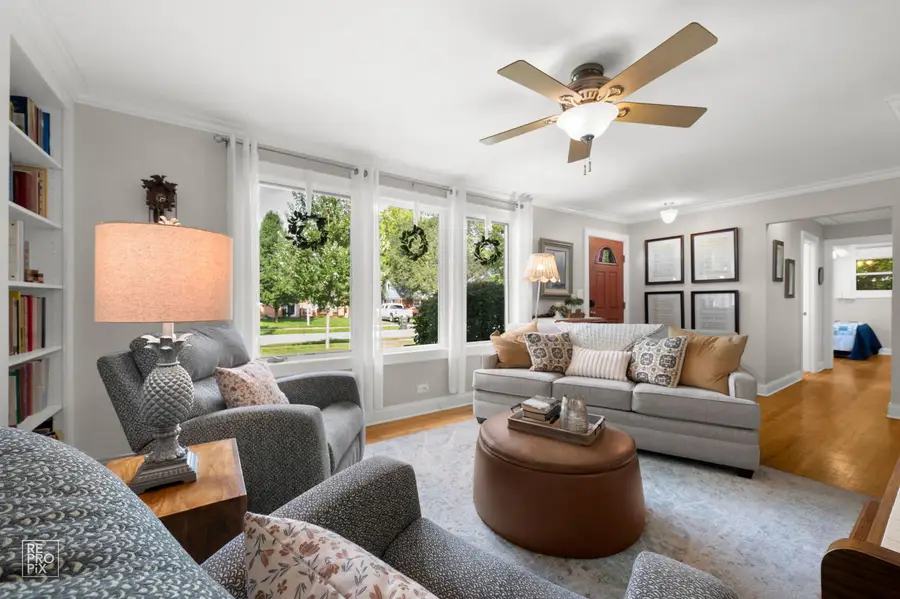 605 Banbury Court, Roselle, IL 60172 - #2