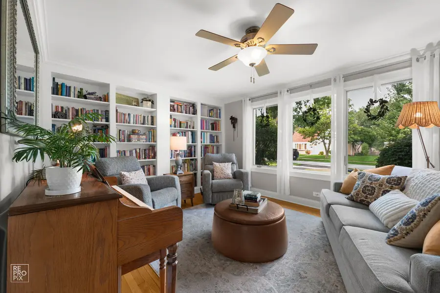 605 Banbury Court, Roselle, IL 60172 - #3
