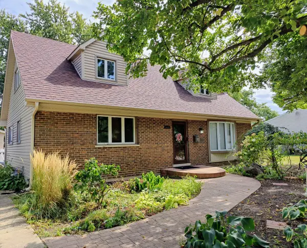 1937 Nottingham Lane, Wheaton, IL 60189