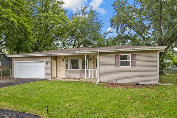 110 Bay Road, McHenry, IL 60051