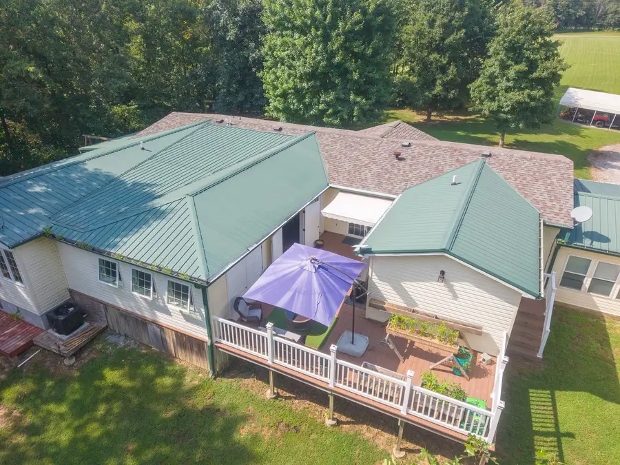 572 Gerrish Road, Patoka, IL 62875 - #3
