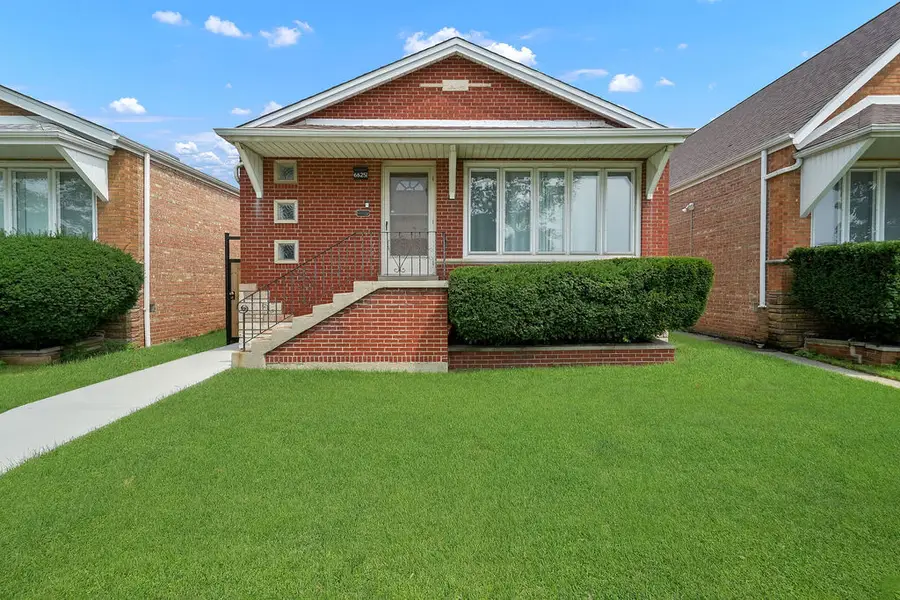 6625 S Kilbourn Avenue, Chicago, IL 60629 - #2