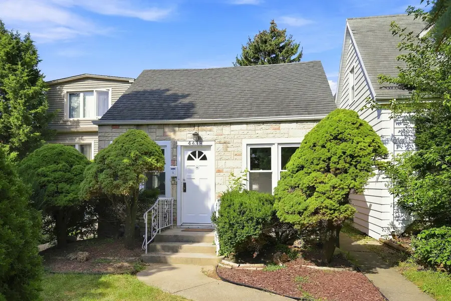 4438 N Narragansett Avenue, Harwood Heights, IL 60706 - #3