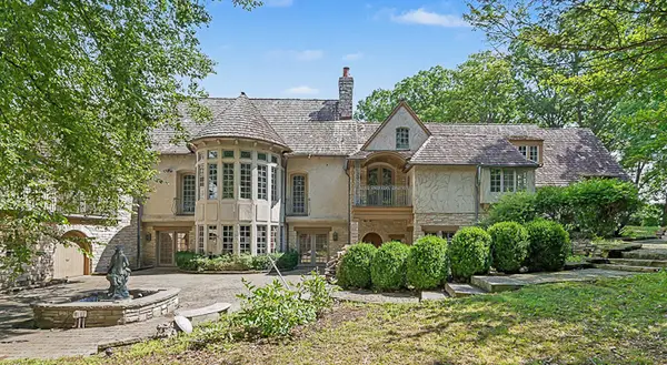 80 Ashton Drive, Burr Ridge, IL 60527
