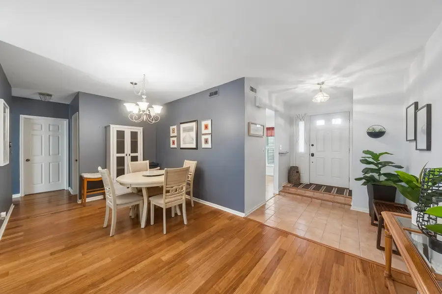 1214 Gulfstream Parkway #19B, Libertyville, IL 60048 - #2