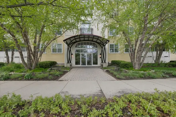 977 Harris Road #34, Grayslake, IL 60030
