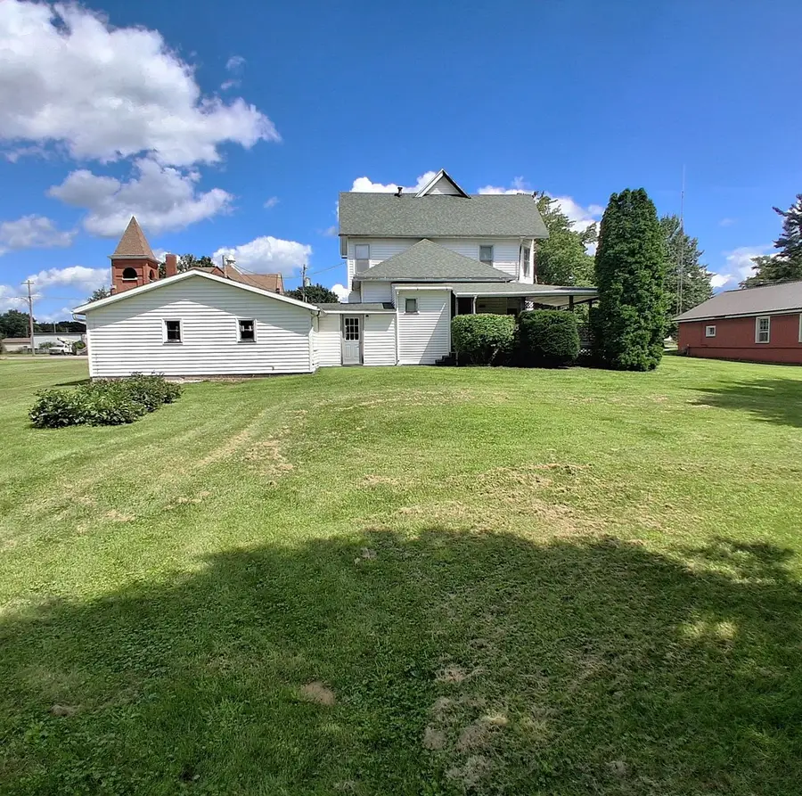 305 Hodgson Street, La Fayette, IL 61449 - #3