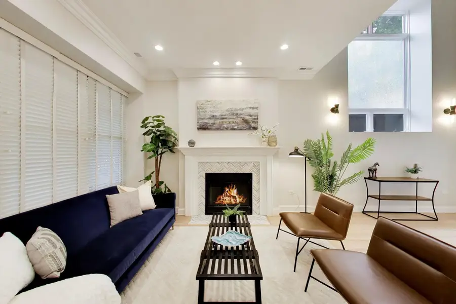 3414 N Oakley Avenue, Chicago, IL 60618 - #3