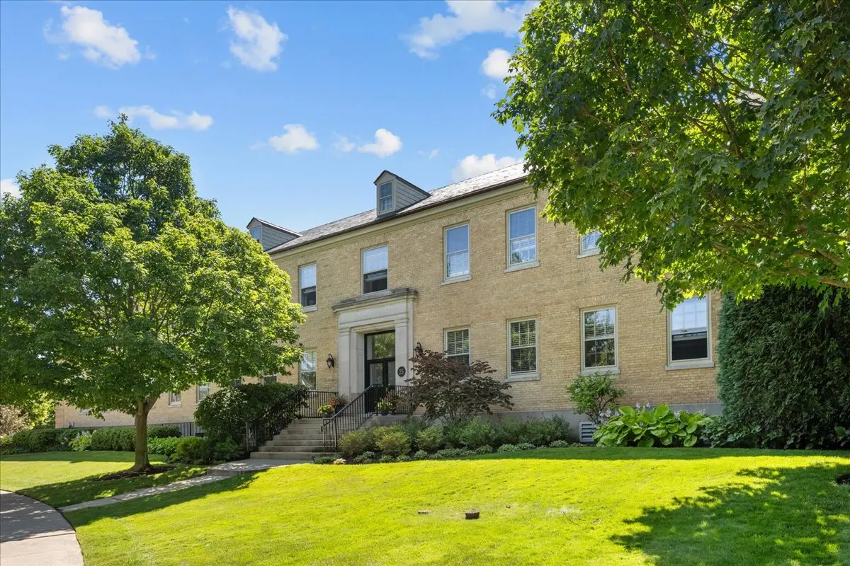 25 Ronan Road #204, Highwood, IL 60040 - #1