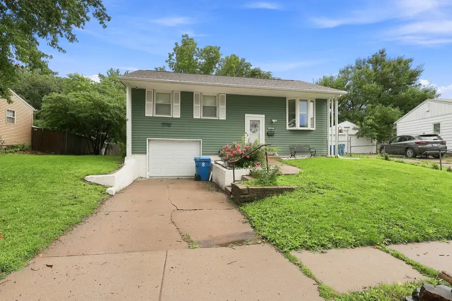 3916 8th Street, East Moline, IL 61244 - #2