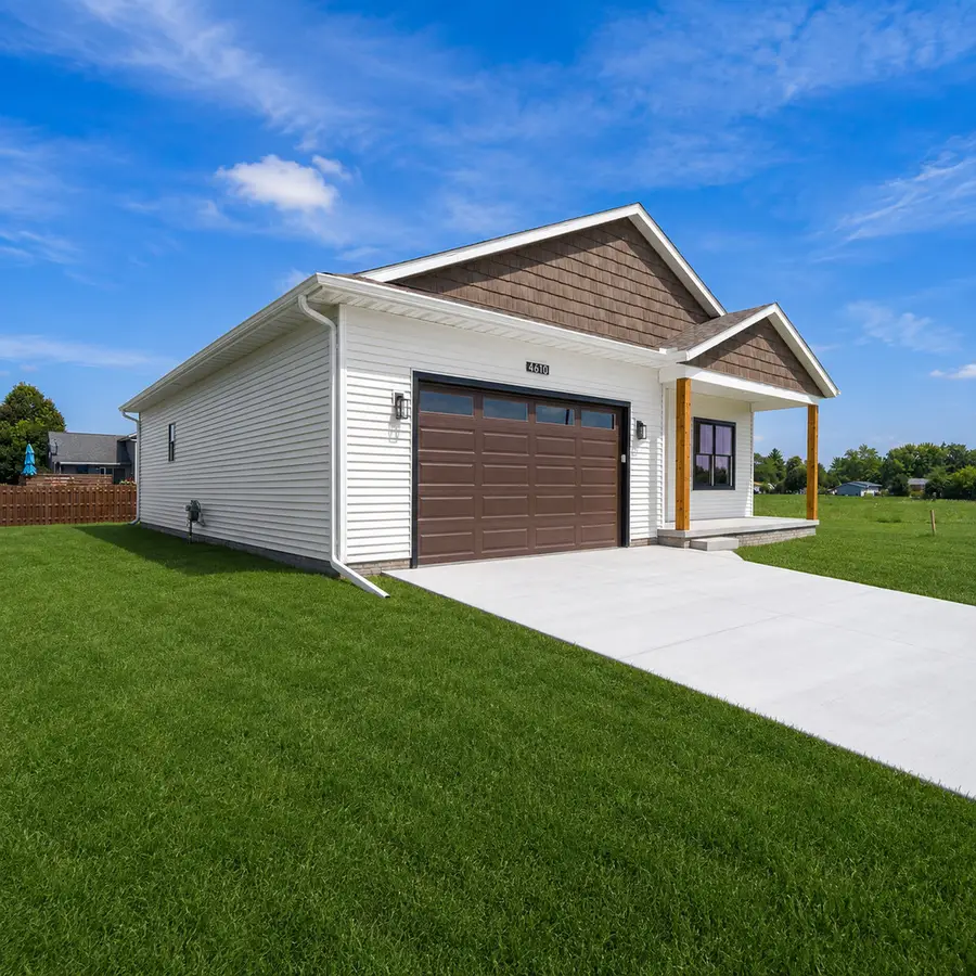 4610 W 12th Street, Davenport, IA 52804 - #3