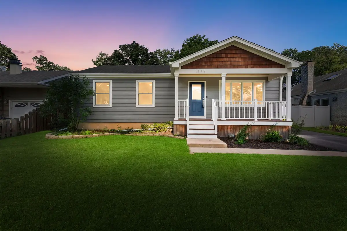 1113 S Gables Boulevard, Wheaton, IL 60189 - #1
