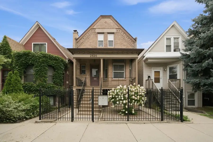 2826 W Wellington Avenue, Chicago, IL 60618 - #2