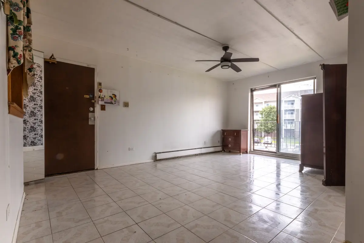 212 Shorewood Drive #1B, Glendale Heights, IL 60139 - #1