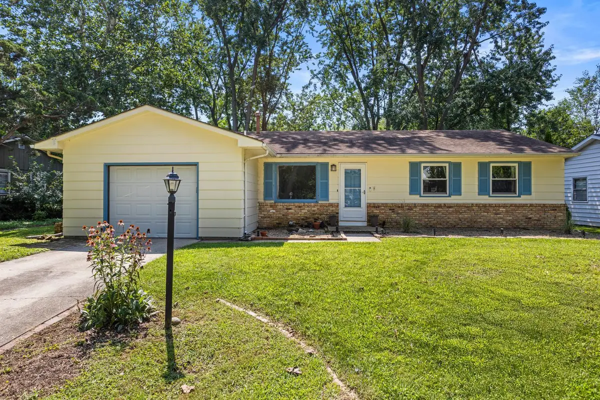 2305 Glenoak Drive, Champaign, IL 61821 - #1
