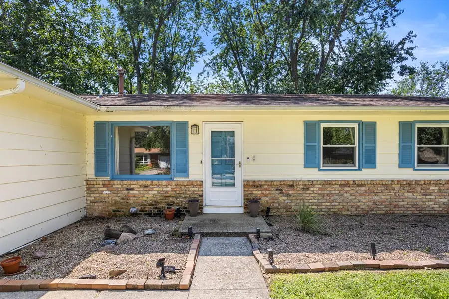 2305 Glenoak Drive, Champaign, IL 61821 - #3