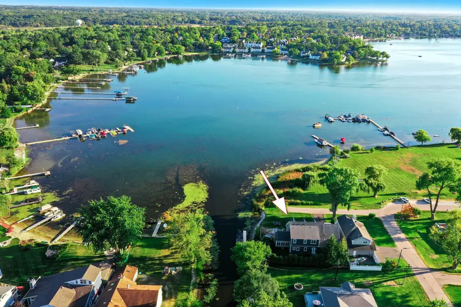 827 Edgewater Parkway, Wauconda, IL 60084 - #2