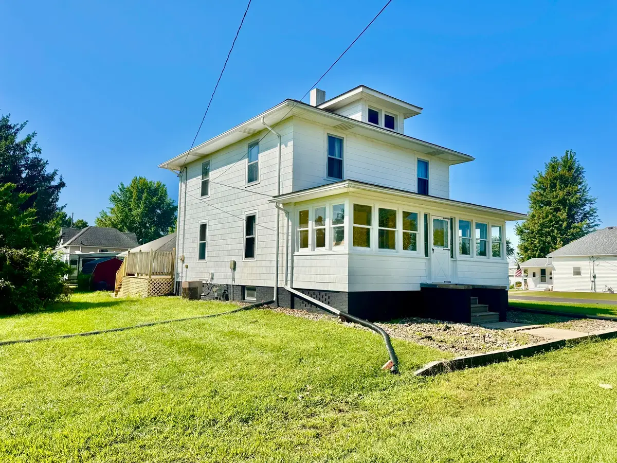 608 W Main Street, Aledo, IL 61231 - #1