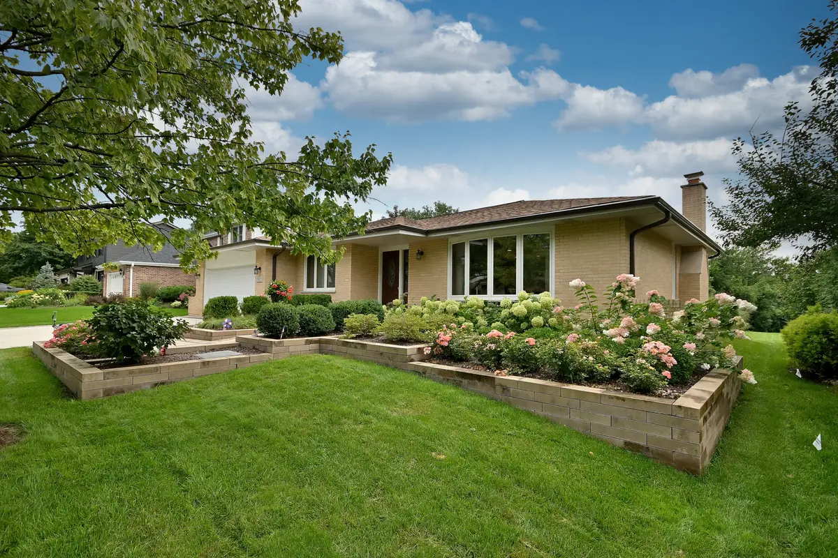 7821 Dorchester Lane, Darien, IL 60561 - #1