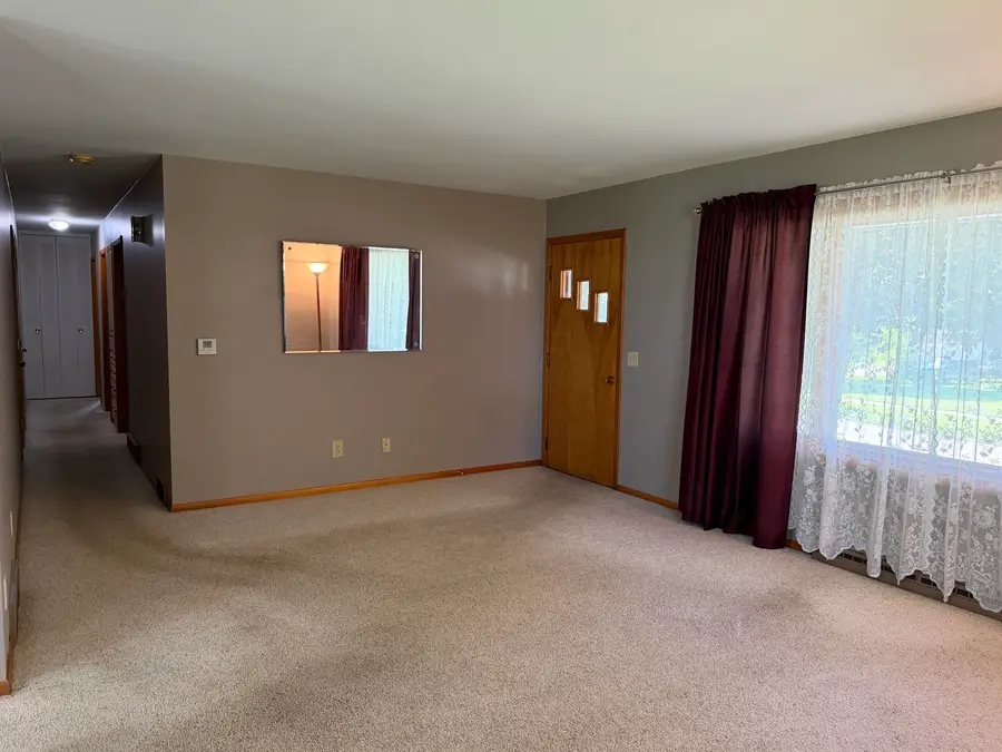 622 W Lincolnway Road, Morrison, IL 61270 - #2