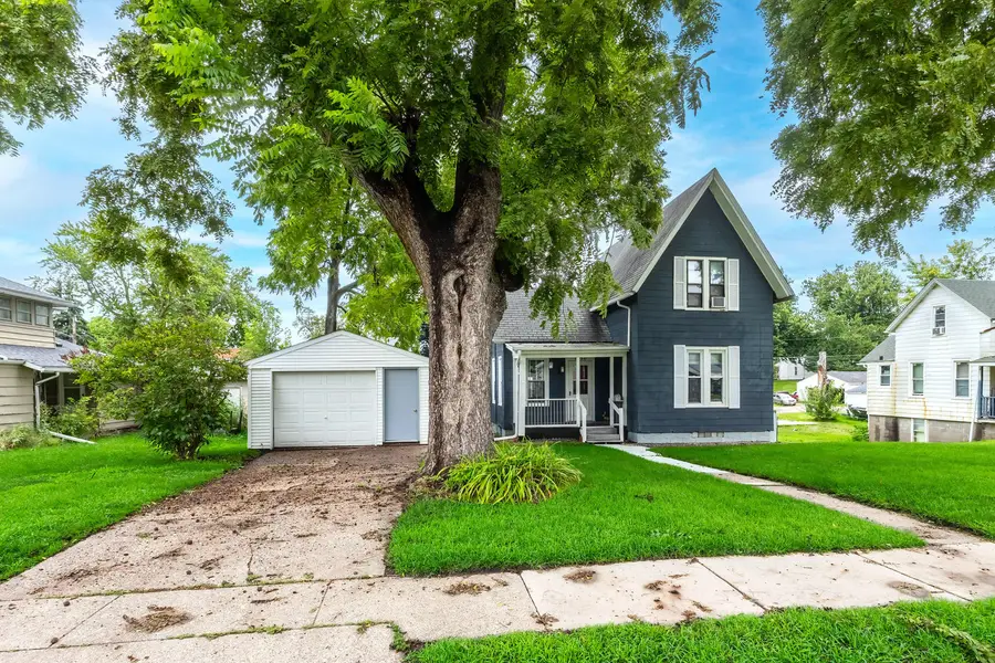 1550 W 15th Street, Davenport, IA 52804 - #3