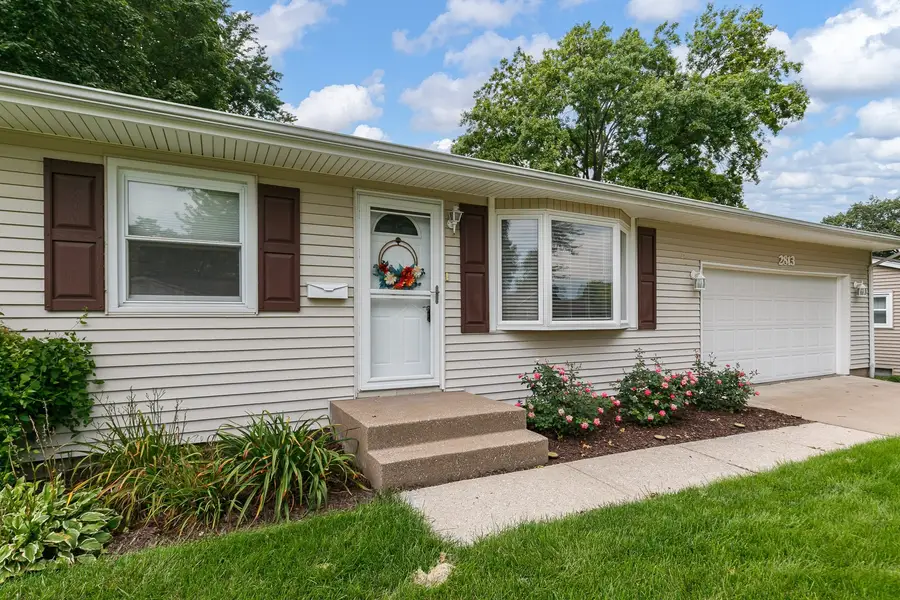 2813 9th Street, East Moline, IL 61244 - #2